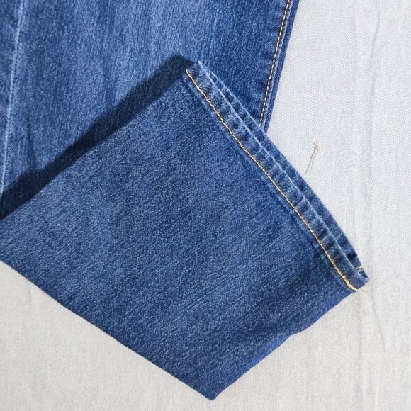 Signature by Levi Strauss jeans women's size 6M denim blue colour Curvy straight - Picture 9 of 15